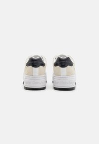 Calvin Klein Jeans BOLD LACE - Zapatillas - bright white/black