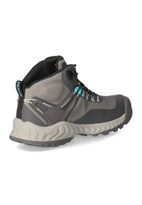 Stivale da trekking grigio con parte superiore in rete e suola in gomma. Presenta dettagli turchesi, chiusura con lacci e colletto imbottito per il supporto.