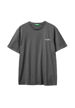 Dunkelgraues Baumwoll-T-Shirt mit kurzen Ärmeln, Rundhalsausschnitt und kleinem weißen "benetton"-Logo auf der linken Brust.