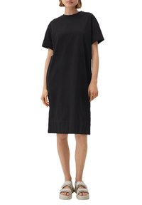 s.Oliver MIT GESCHLITZTEM SAUM - Robe en jersey - schwarz