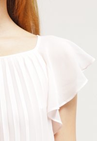 BCBGeneration Koktejlové šaty / šaty na párty - nude