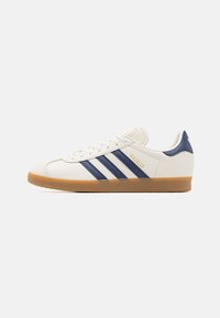 GAZELLE UNISEX - Sneakers - cloud white/dark blue/gum