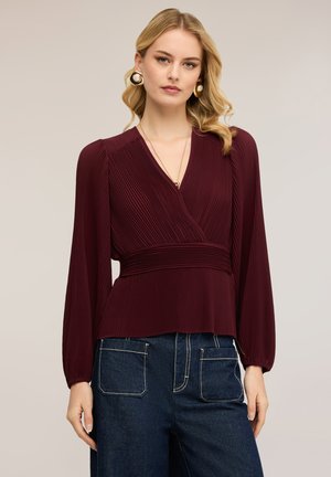 CON SCOLLO A V - Pusero - bordeaux