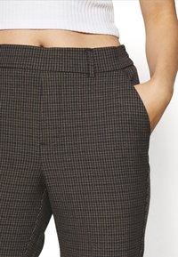 Vero Moda Petite Broek - black