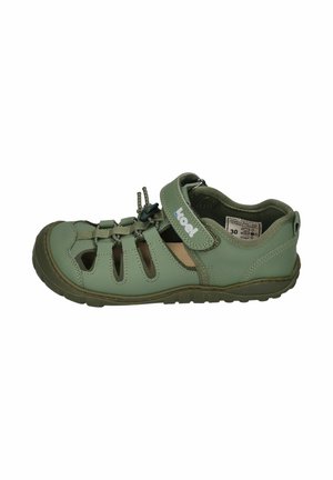 Grüne Sandale mit geschlossenem Zehenbereich, Ausschnitten, verstellbarem Riemen, Gummisohle und strukturiertem Finish. Leichtes Design, geeignet für Outdoor-Aktivitäten.