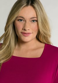 Ulla Popken CARREE-AUSSCHNITT - T-shirt basic - magnolienrot