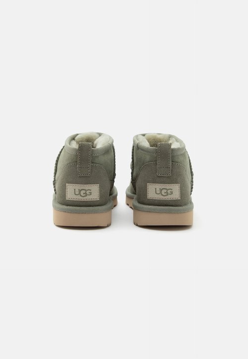 UGG Botas Classic Ultra Mini - Shaded Clover — foto 3