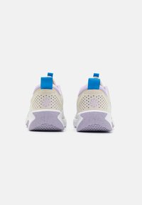 Nike Performance OMNI MULTI-COURT - Edzőcipő - light orewood brown/barely volt/lilac bloom/light photo blue