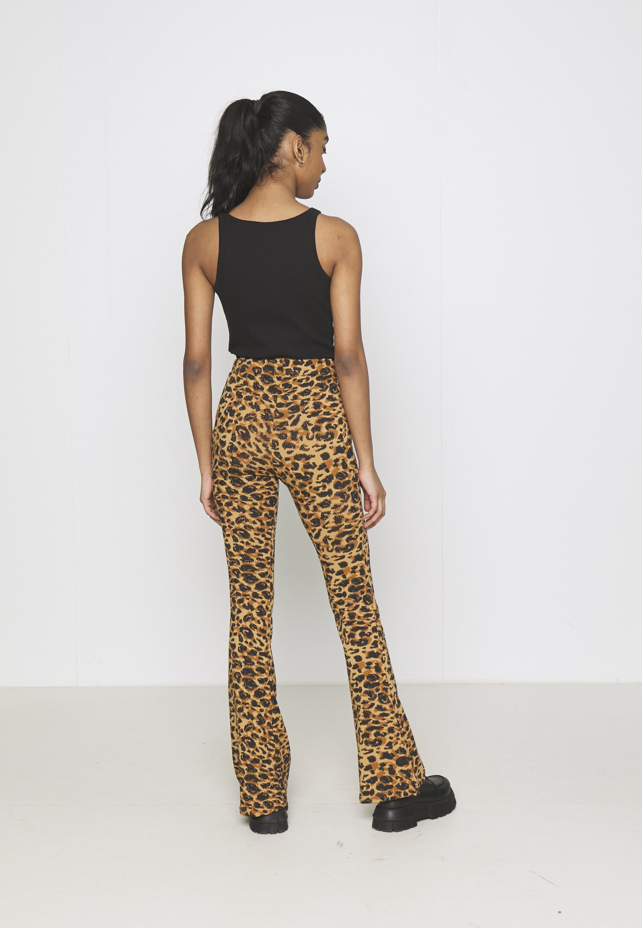 flared legging leopard