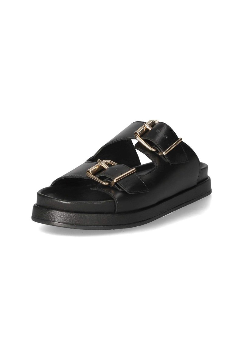 Zwarte leren sandalen met twee brede omslagbanden met een gouden gespaccent, een dikke zool met een gladde textuur en een open teendesign.