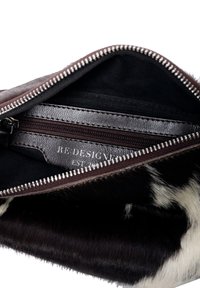 RE:DESIGNED Marsupio - brown white