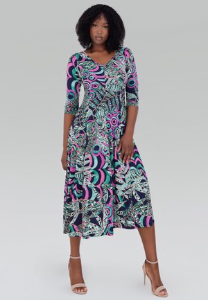 YC Fashion & Style Day dress - pink