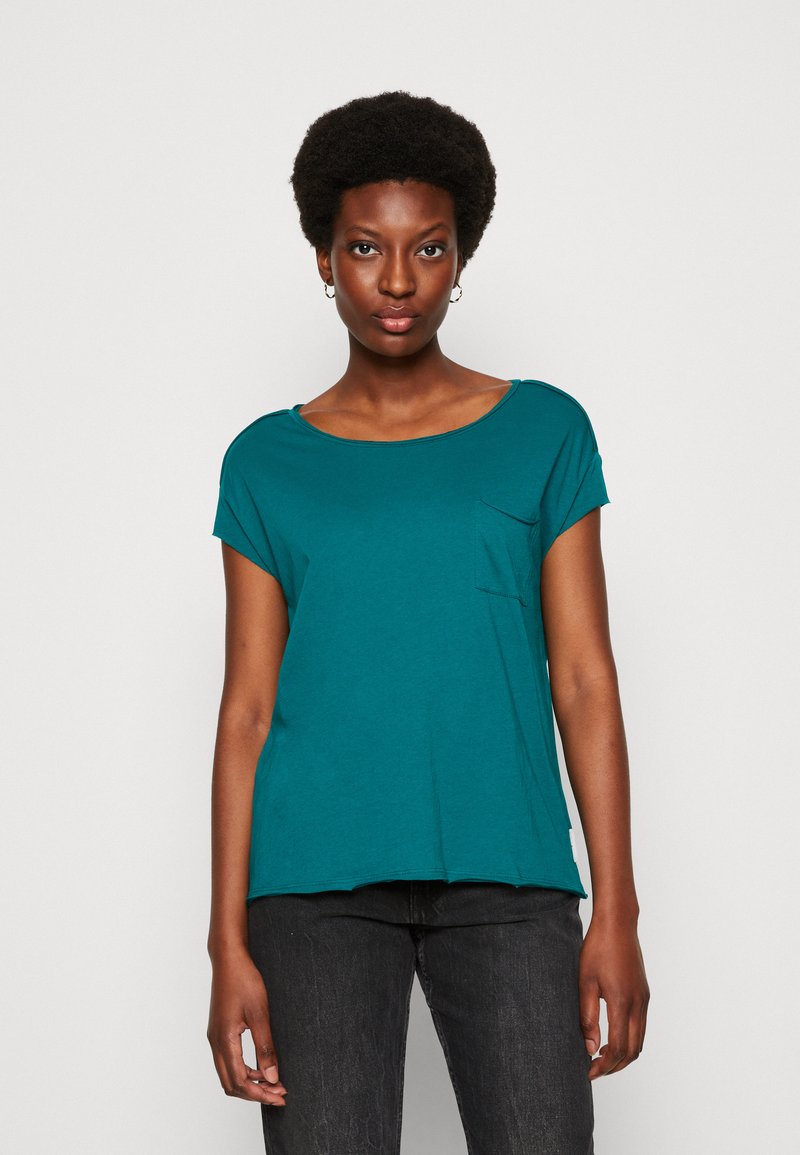 Marc O'Polo DENIM SHORT SLEEVE CHEST POCKET - T-Shirt basic - green ...