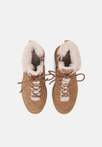 Tamaris Stivaletti stringati - beige