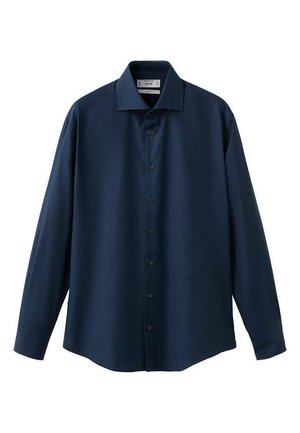 Camisa de manga larga azul marino en tejido liso, con cuello clásico y cierre frontal de botones a juego, y dobladillo recto.