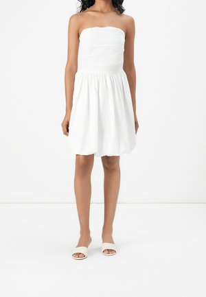 Vardagsklänning - white