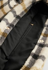 Next BORG - REGULAR FIT - Shopping bags - stripe