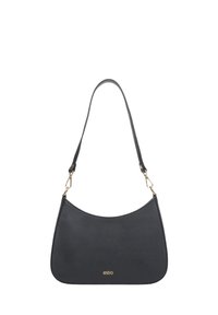 Czarna skórzana torba na ramię o zaokrąglonym kształcie. Posiada złote elementy oraz wytłoczone logo z przodu. Gładka tekstura.