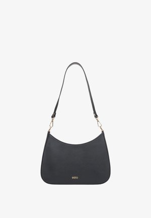 Czarna skórzana torba na ramię o zaokrąglonym kształcie. Posiada złote elementy oraz wytłoczone logo z przodu. Gładka tekstura.