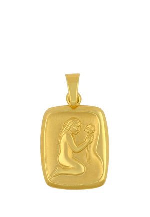 Goldener rechteckiger Anhänger mit einer knienden Frau, die eine Blume hält und anschaut, eingraviert auf der Oberfläche.