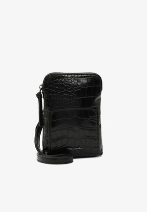 Bolso bandolera negro con patrón de cocodrilo, bolsillo delantero, cierre de cremallera y correa ajustable.