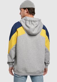 Urban Classics OVERSIZE 3-TONE HOODY - Mikina s kapucňou - grey/honey/darkblue