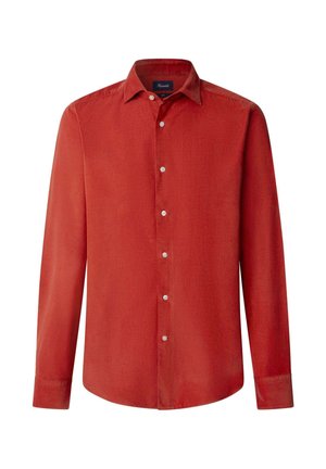 Camicia rossa a maniche lunghe realizzata in tessuto morbido, con colletto a punta, patta dei bottoni frontale e polsini con un bottone.