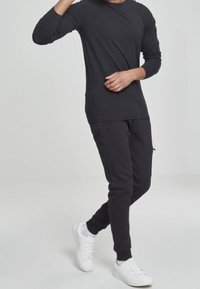 Urban Classics Långärmad tröja - black