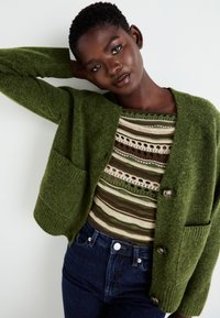 Vero Moda BOOM LS V-NECK BUTTON  NOOS - Vest - cypress