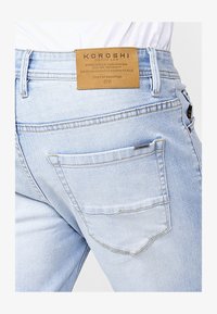 No seleccionado, azul cl light blue