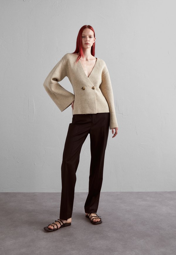 ESSENTIALS TINLEY - Cardigan - beige3