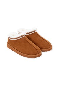 Pantofole in suede marrone con foderatura in pelliccia sintetica bianca. Presentano una bordatura intrecciata e una suola in gomma per una buona aderenza. Design con punta arrotondata.