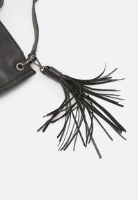 Fritzi aus Preußen Umhängetasche - black