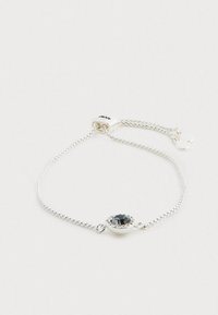 Silberne Kettenarmband mit einem ovalen schwarzen Stein als Mittelstück, umgeben von klaren Strasssteinen; verstellbarer Verschluss mit kleinen runden Akzenten.