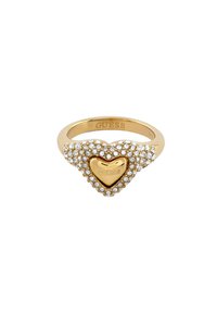 Gouden ring in hartvorm, met een glanzend hart in het midden en omringd door heldere rhinestones. Gegraveerd met "GUESS" aan de binnenkant.