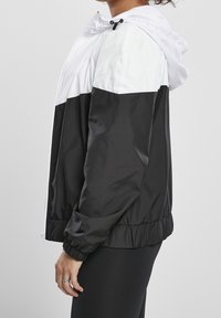 Urban Classics Vindjacka - white