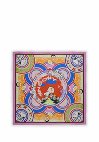Foulard en soie carré avec des illustrations colorées de Snoopy et des personnages des Peanuts, agrémenté d'accents floraux et d'une bordure rose.