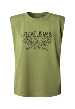 Camiseta sin mangas de color verde oliva, hecha de algodón, con un gráfico impreso que presenta alas y texto, cuello redondo y dobladillo recto.