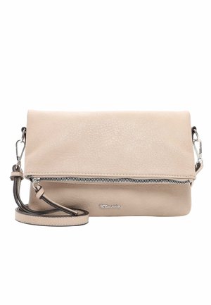 Beige Umhängetasche mit Umschlag, vorderem Reißverschluss, abnehmbarem Riemen mit Metallverschlüssen und strukturierter Oberfläche aus synthetischem Leder.
