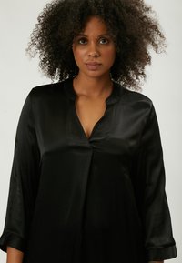 Maison Form'elle Vestido informal - black