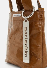 Marimekko CROSSBODY TOTE - Handväska - brown