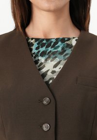 Guess THEOLINE PERFECT VEST - Bodywarmer - espresso brown