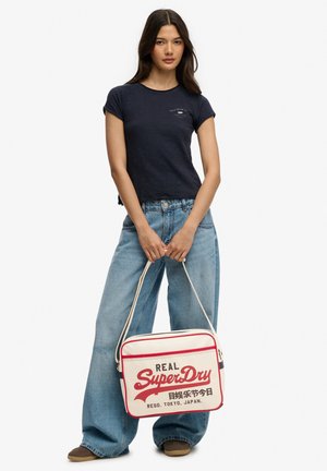 Superdry & Co, SUPERDRY RETRO ALUMNI MESSENGER BAG.. - Skuldertasker - winter white