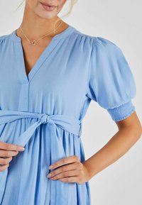 JoJo Maman Bébé BLEND MATERNITY MIDI - REGULAR FIT - Rochie de zi - blue