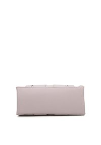 Borsa rettangolare, morbida e di colore rosa, realizzata in materiale simile alla pelle. Presenta cuciture verticali sulla parte frontale e una chiusura con zip nella parte superiore. Texture liscia.