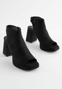 Next FOREVER COMFORT FLARE - Platvormsandaalid - black