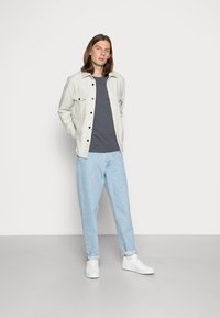 ARKET T-shirt básica - storm grey