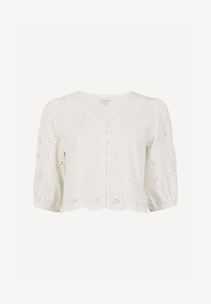 Blusa blanca recortada con mangas abullonadas, patrón floral de ojales, botones cubiertos de tela y borde festoneado.