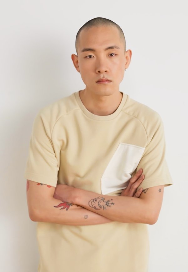 RELAXED TEE - Print T-shirt - gravel4