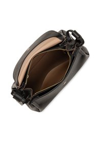 Sac en cuir noir texturé avec un intérieur taupe lisse et des détails en zip doré, présentant une forme structurée et une fermeture à rabat.